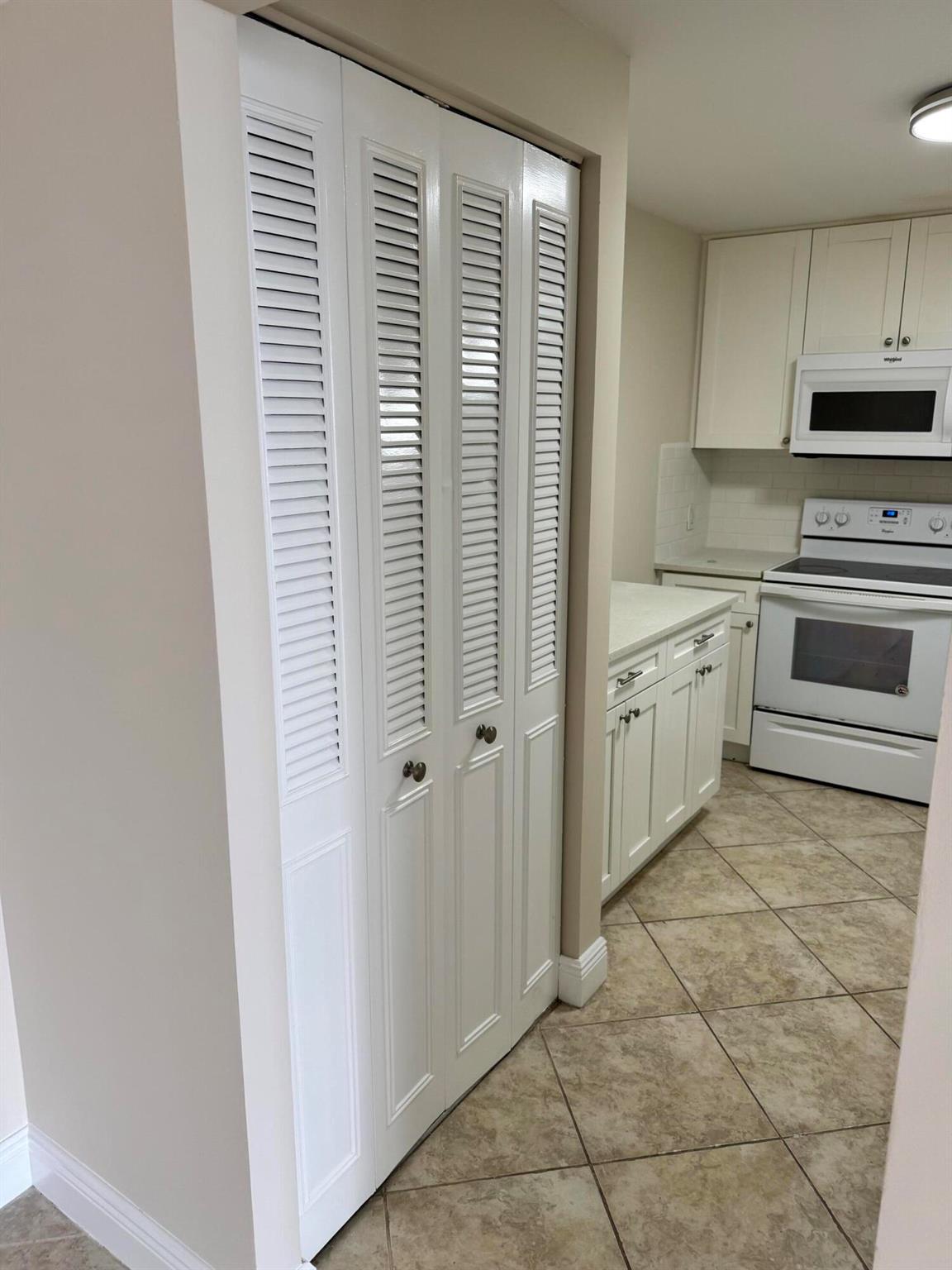 PALM BEACH HOUSE - Residential Lease