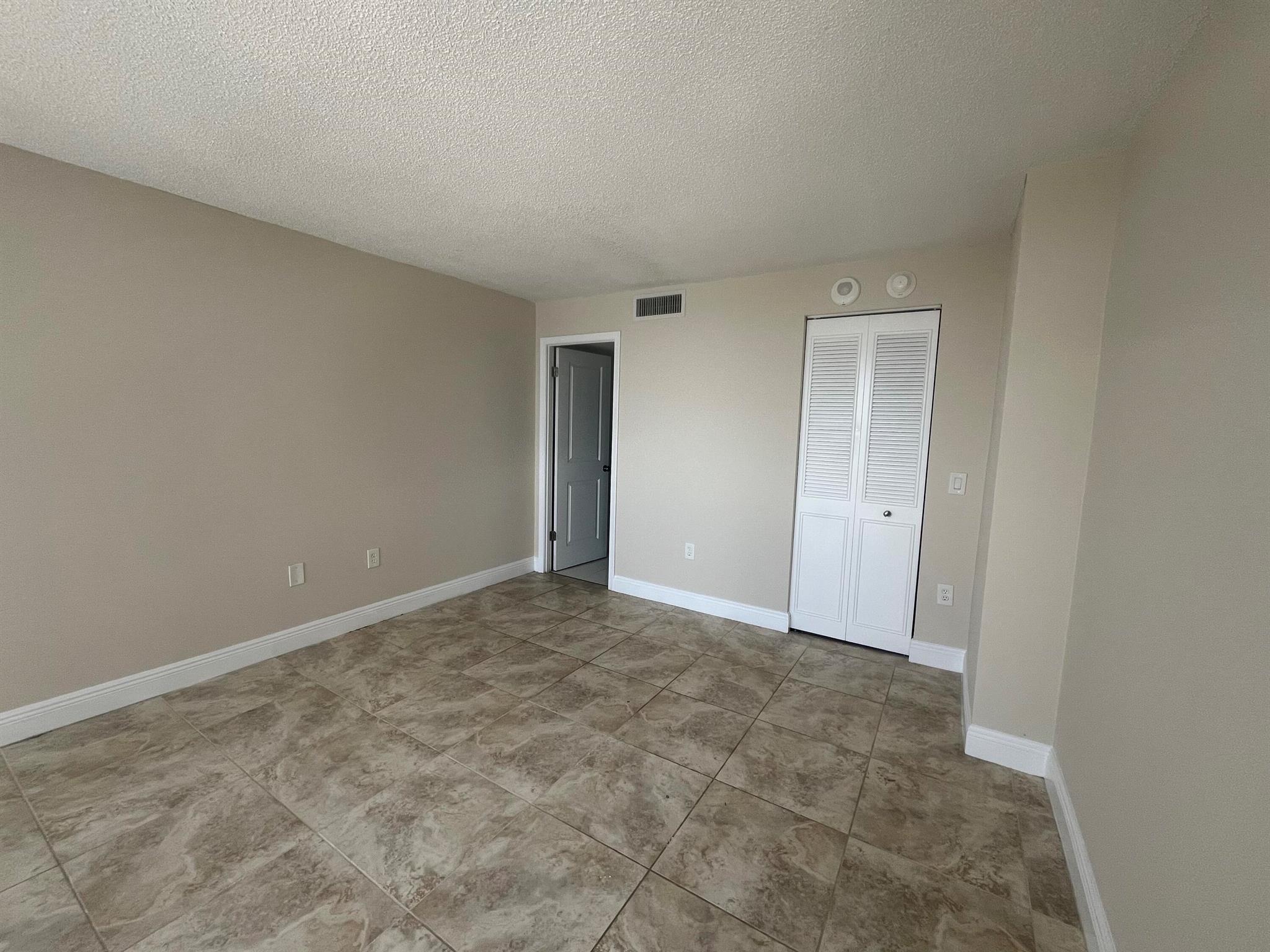 PALM BEACH HOUSE - Residential Lease