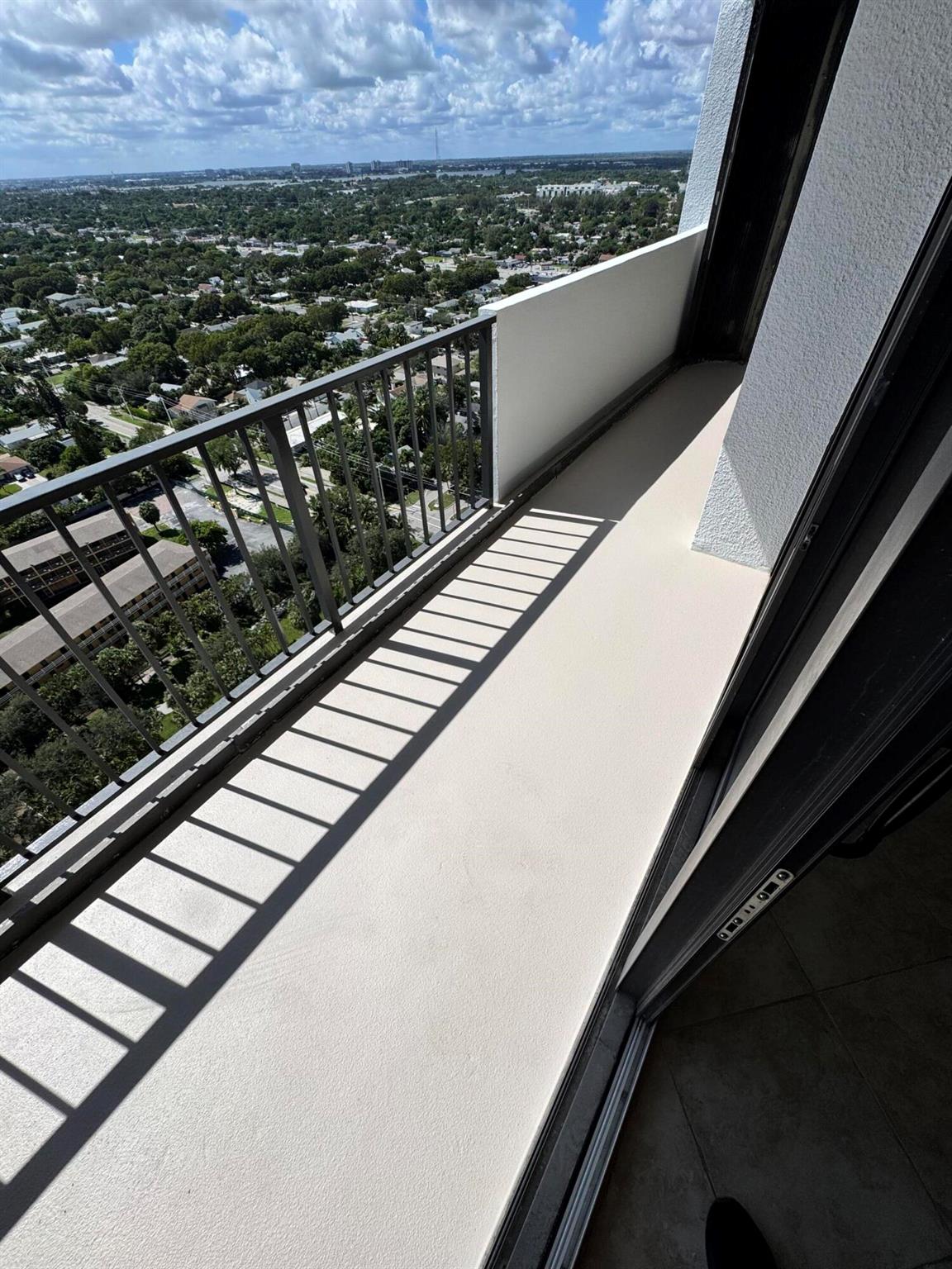 PALM BEACH HOUSE - Residential Lease