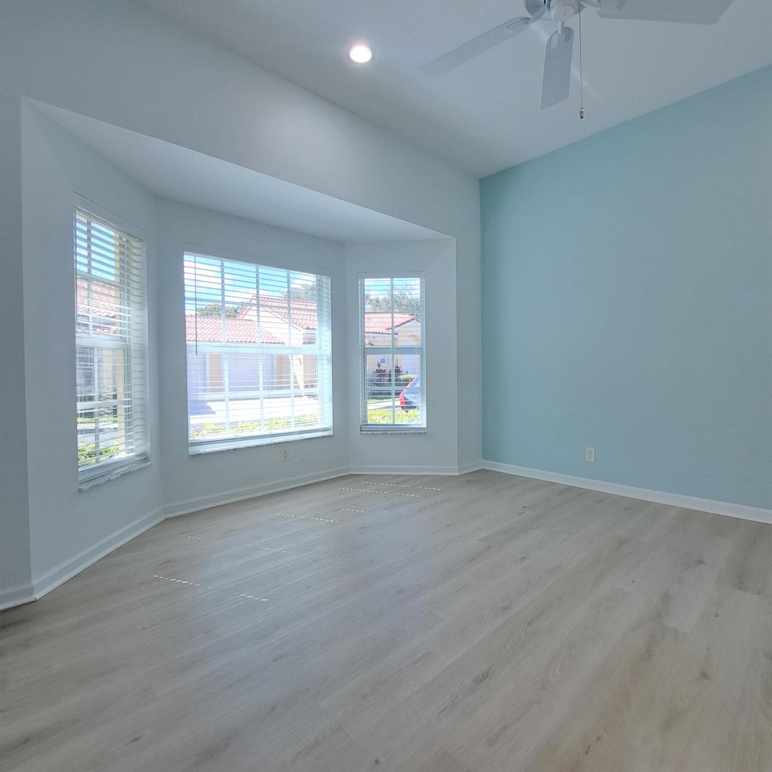 VILLAS AT MANGROVE BAY CO - Residential