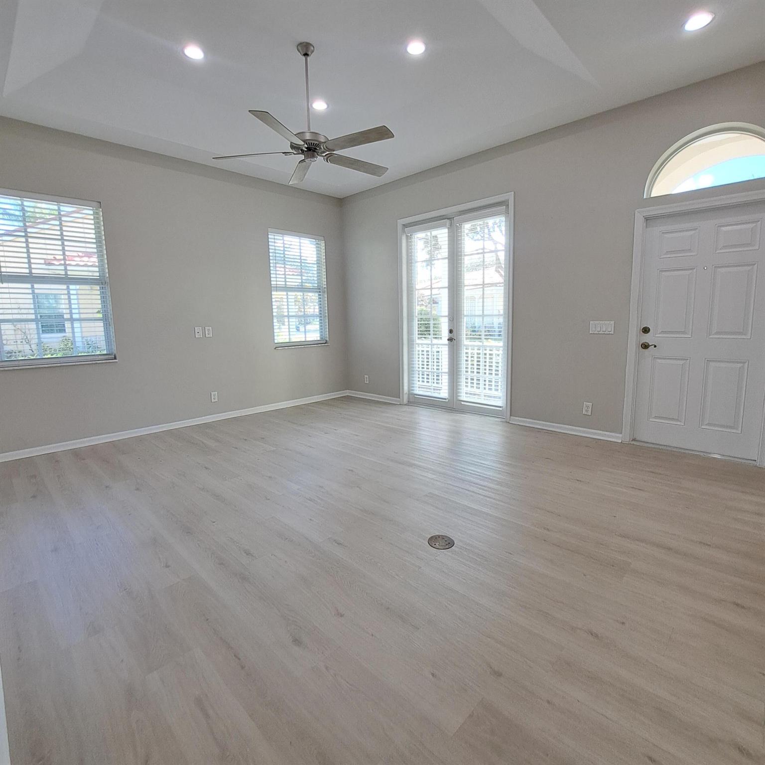 VILLAS AT MANGROVE BAY CO - Residential