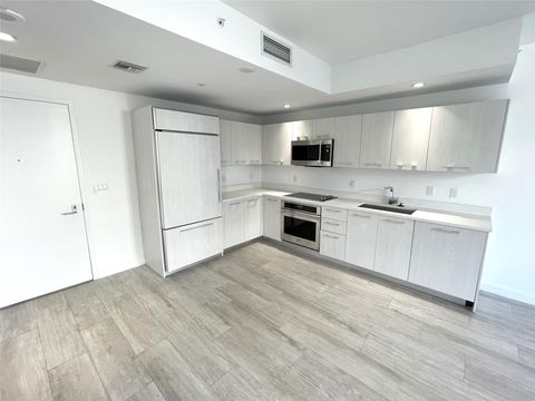 55 SW 9th St 2707 Miami FL 33130
