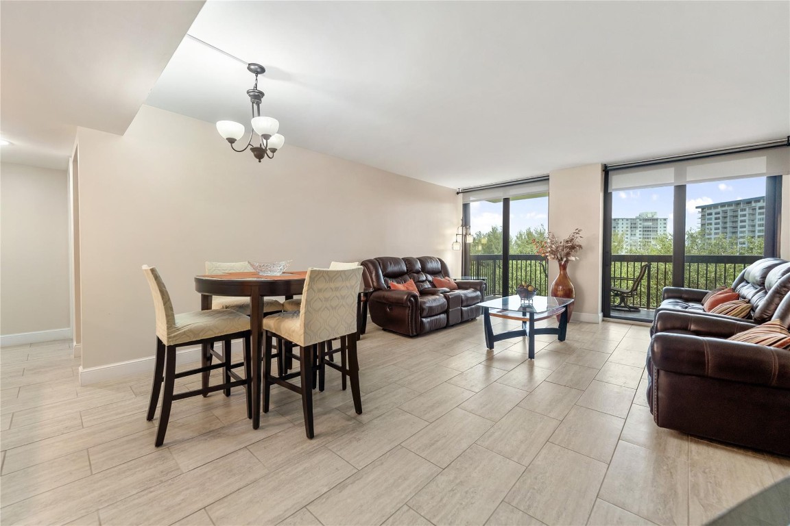 2900 NE 14th Street Causeway 503