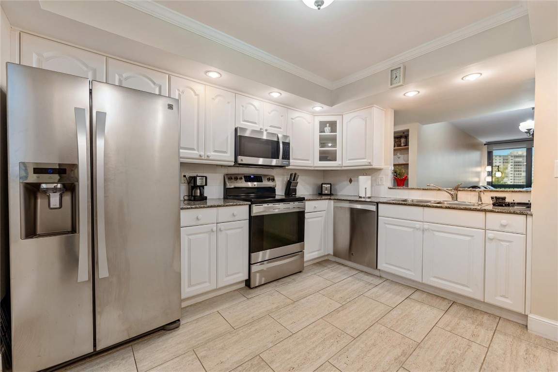 2900 NE 14th Street Causeway 503