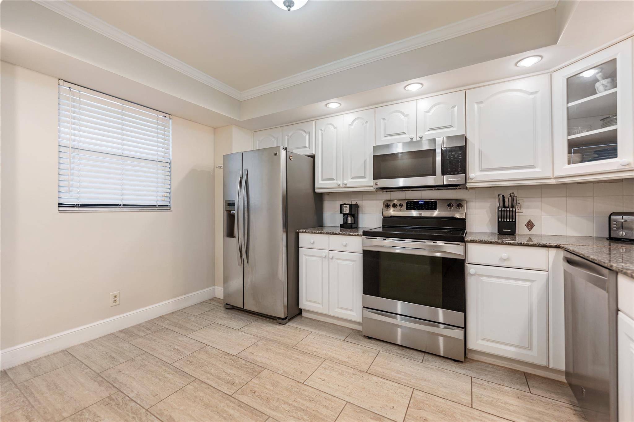 2900 NE 14th Street Cswy 503