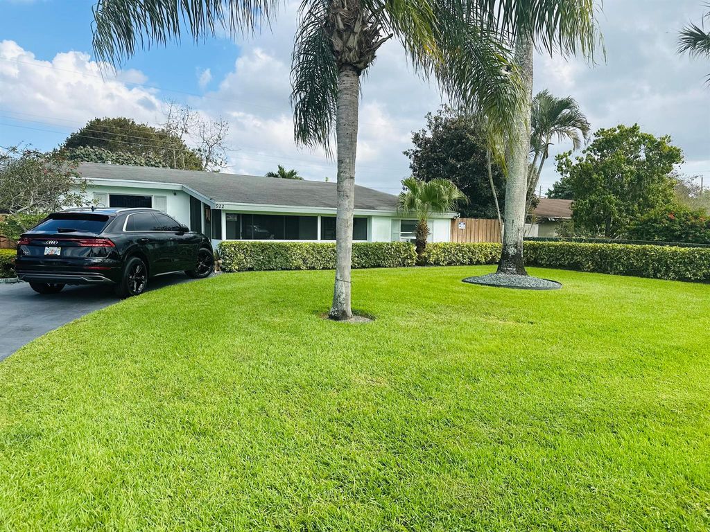 Photo of 922 Arlington Drive, West Palm Beach, FL 33415 (MLS # R11096415)