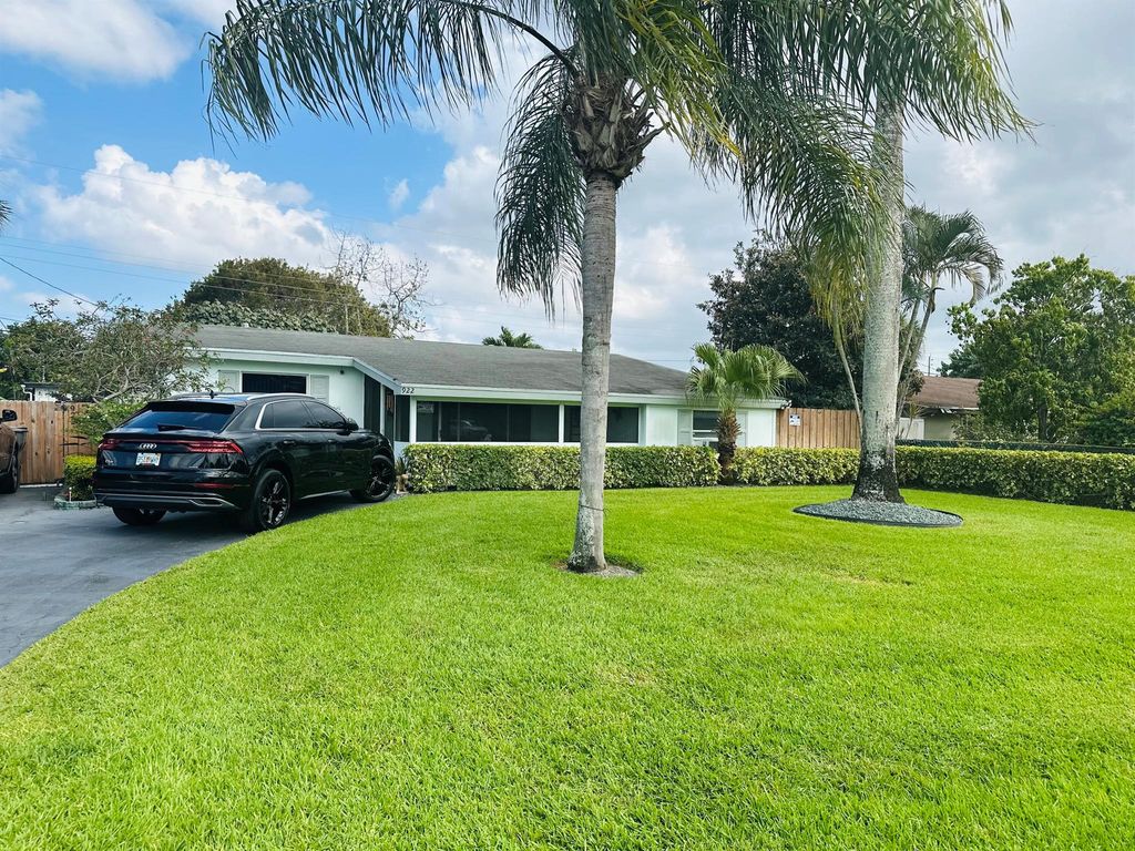 Photo of 922 Arlington Drive, West Palm Beach, FL 33415 (MLS # R11096415)