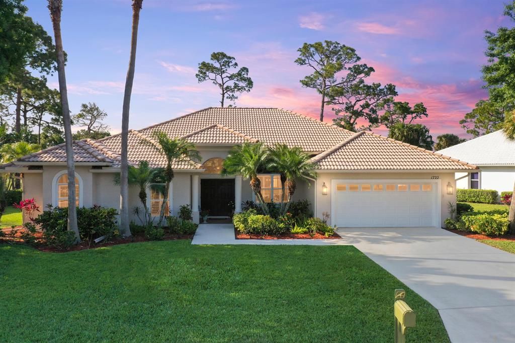 Photo of 1722 SW Mockingbird Drive, Port Saint Lucie, FL 34986 (MLS # R10706834)