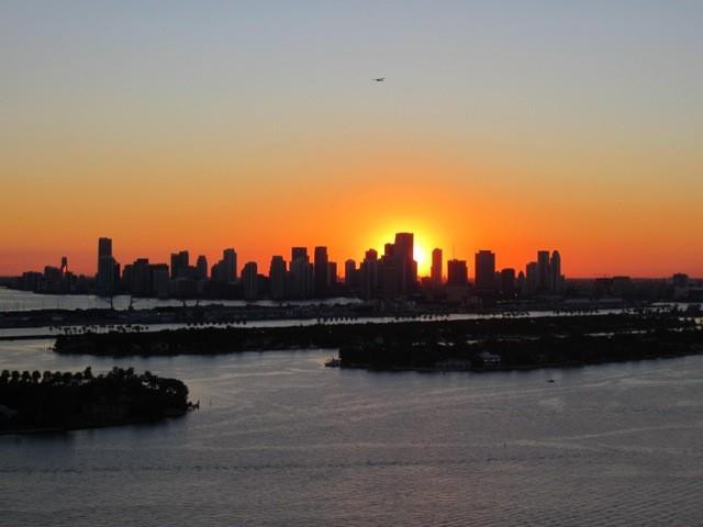 THE WAVERLY AT SOUTH BEAC - Residential