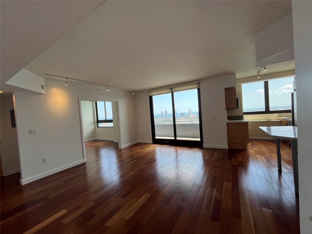 THE WAVERLY AT SOUTH BEAC - Residential