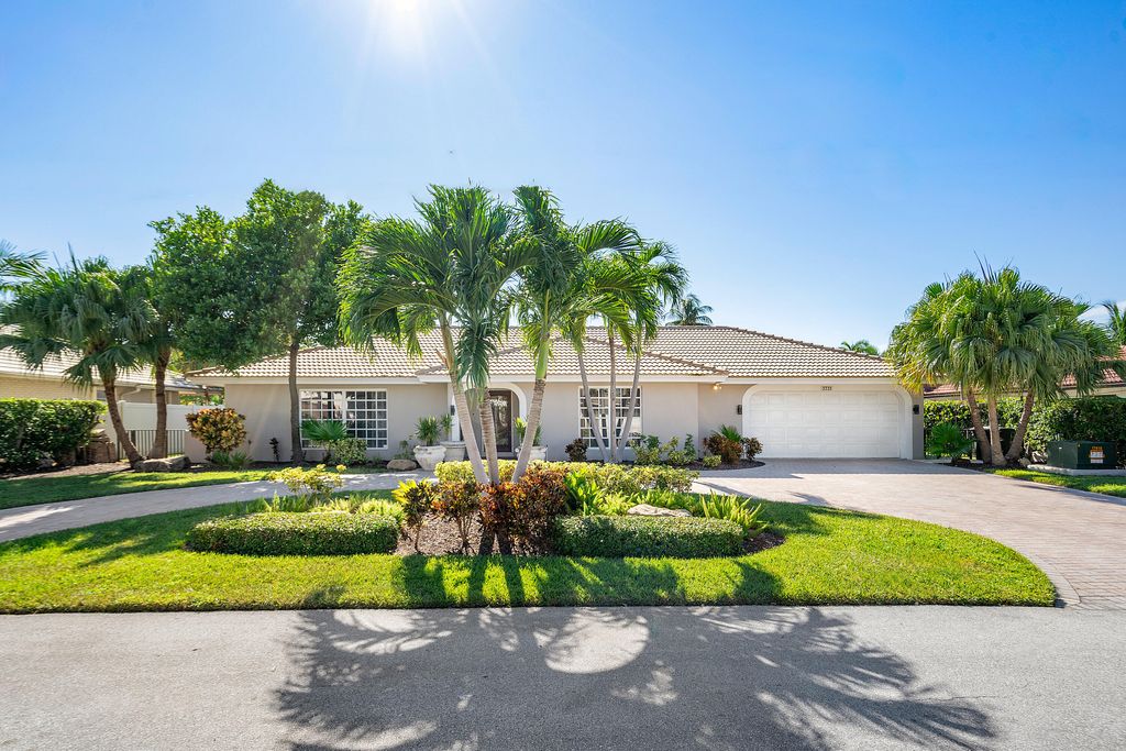 Photo of 3731 NE 29th AVE, Lighthouse Point, FL 33064 (MLS # B26031039)