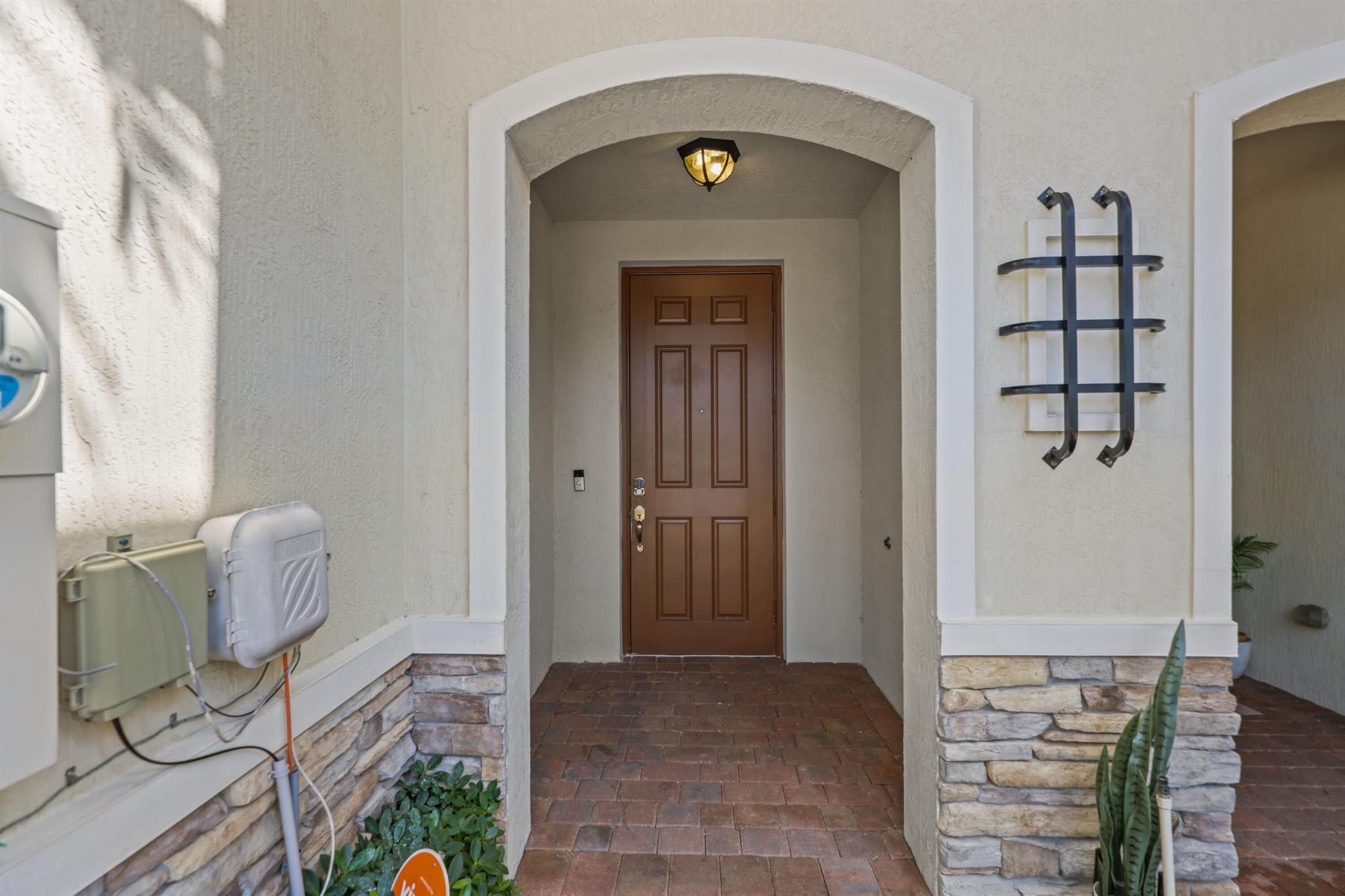 5913 NW 56th Court, Tamarac, FL, 33319/$419,000 2 5913 NW 56th Court