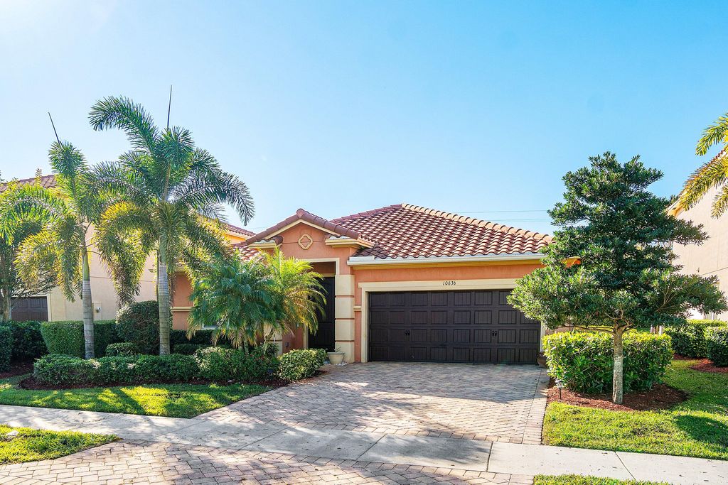 Photo of 10636 Ivanhoe Lane, Wellington, FL 33414 (MLS # R11163000)