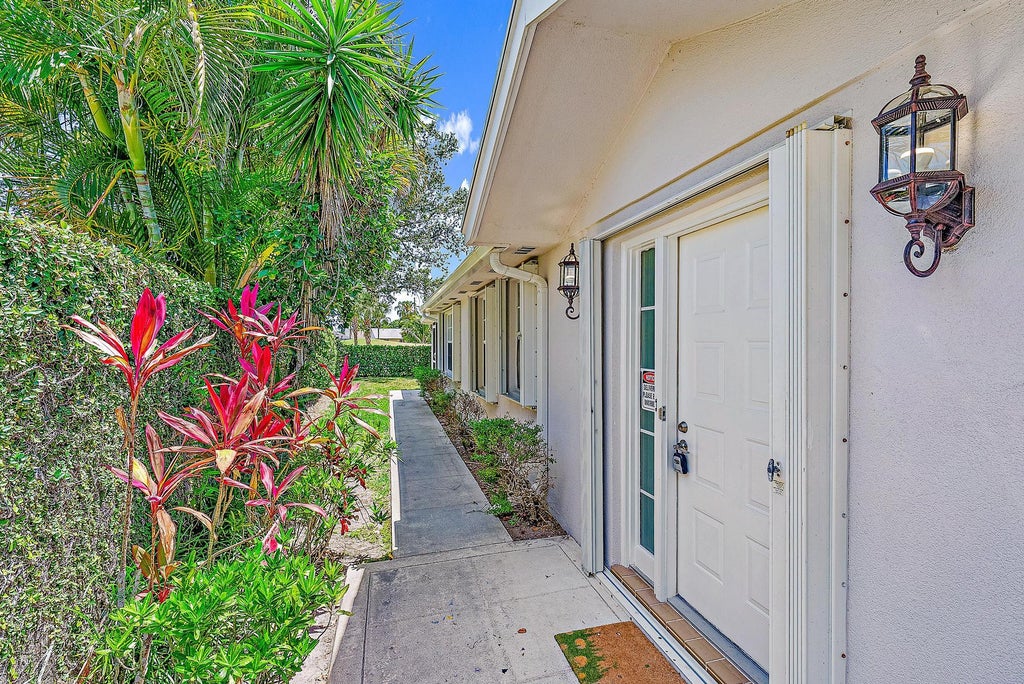 Photo of 205 Brier Circle, Jupiter, FL 33458 (MLS # R10986353)
