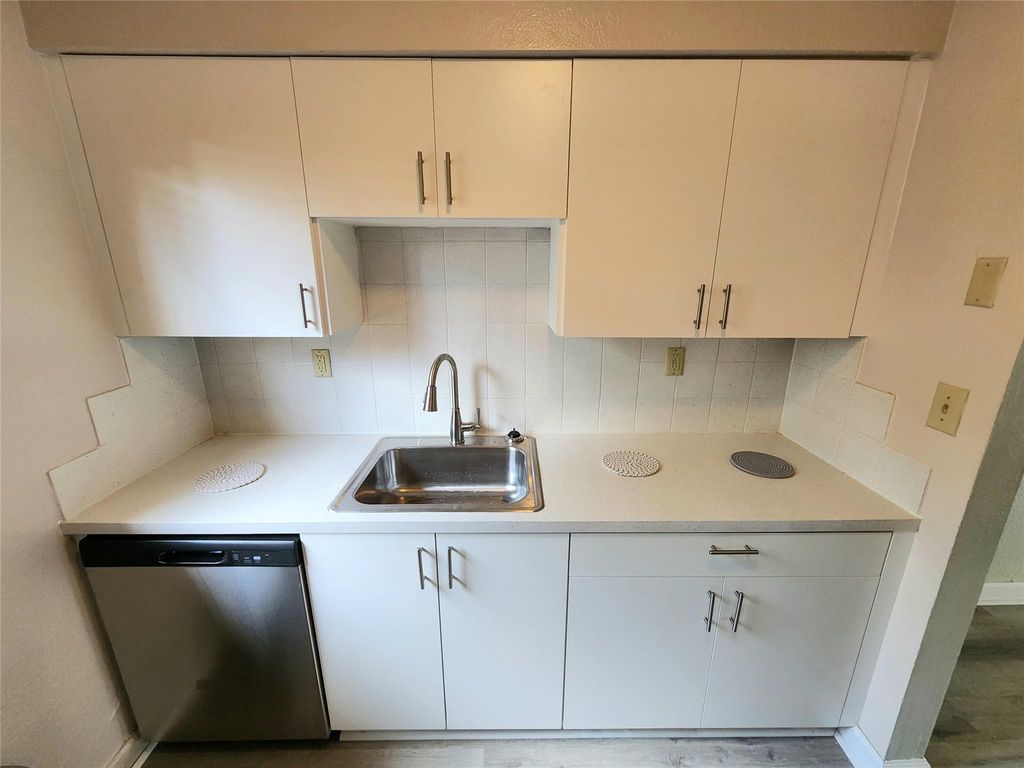 Photo of 2607 NE 8th Avenue #33, Wilton Manors, FL 33334 (MLS # F10552271)