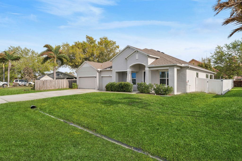 Photo of 2586 SE Victory Avenue, Port Saint Lucie, FL 34952 (MLS # R11166881)