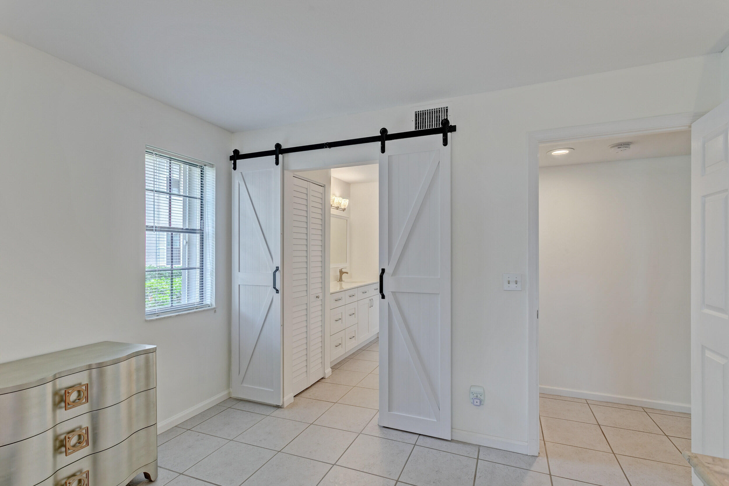 KEYSTONE CONDO - Residential