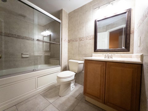 Tiny photo for 2011 E Discovery Cir Circle E, Deerfield Beach, FL 33442 (MLS # B26036523)