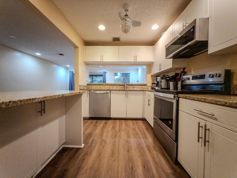 Tiny photo for 2011 E Discovery Cir Circle E, Deerfield Beach, FL 33442 (MLS # B26036523)
