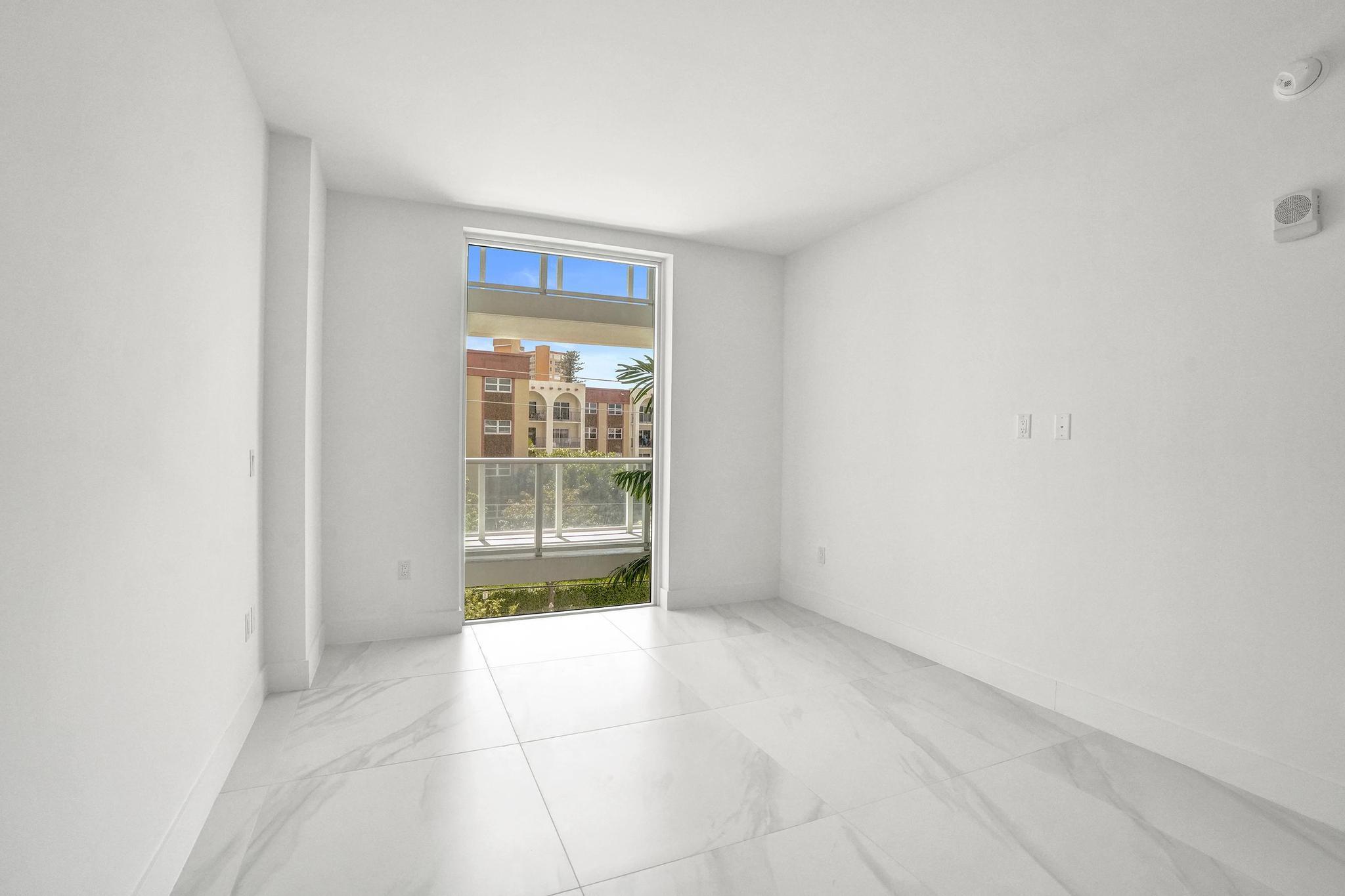 Pompano Beach, Florida, 33062, United States, 2 Bedrooms Bedrooms, ,2 BathroomsBathrooms,Residential,Active,2038110