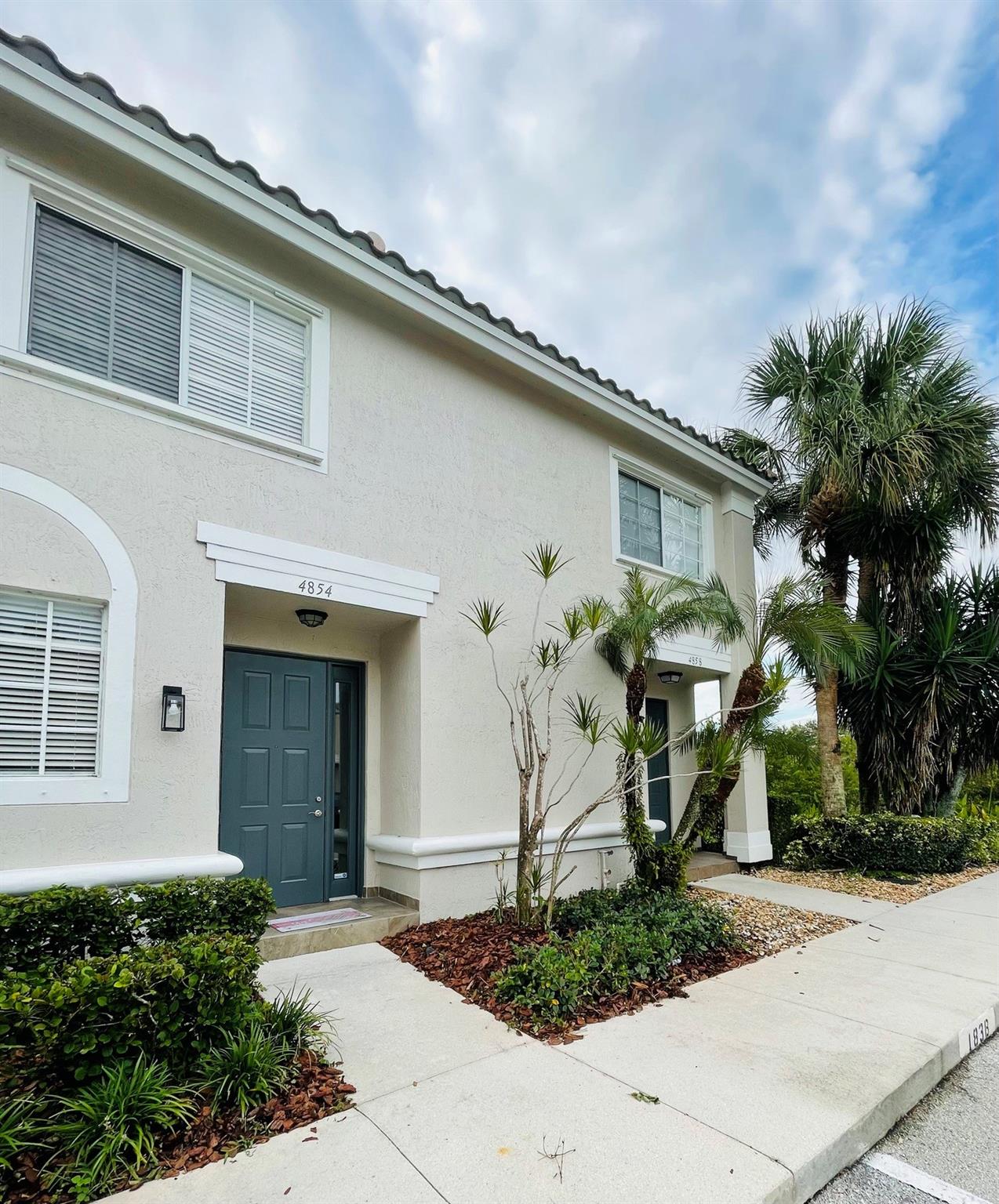 Sawgrass Exchange 165-2 B - Residential Lease