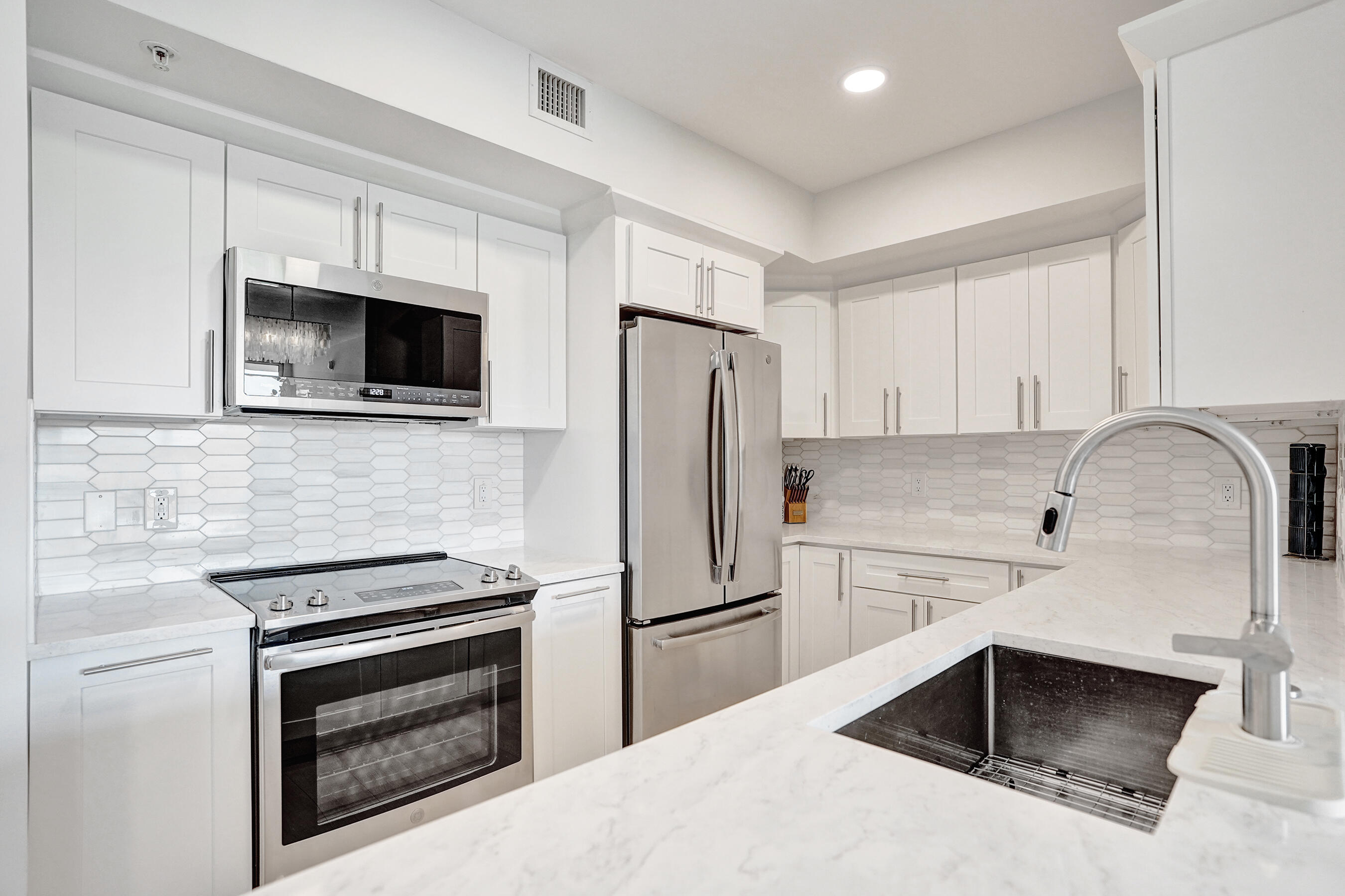 MARINA VILLAGE AT BOYNTON BEACH CONDO - Residential Lease