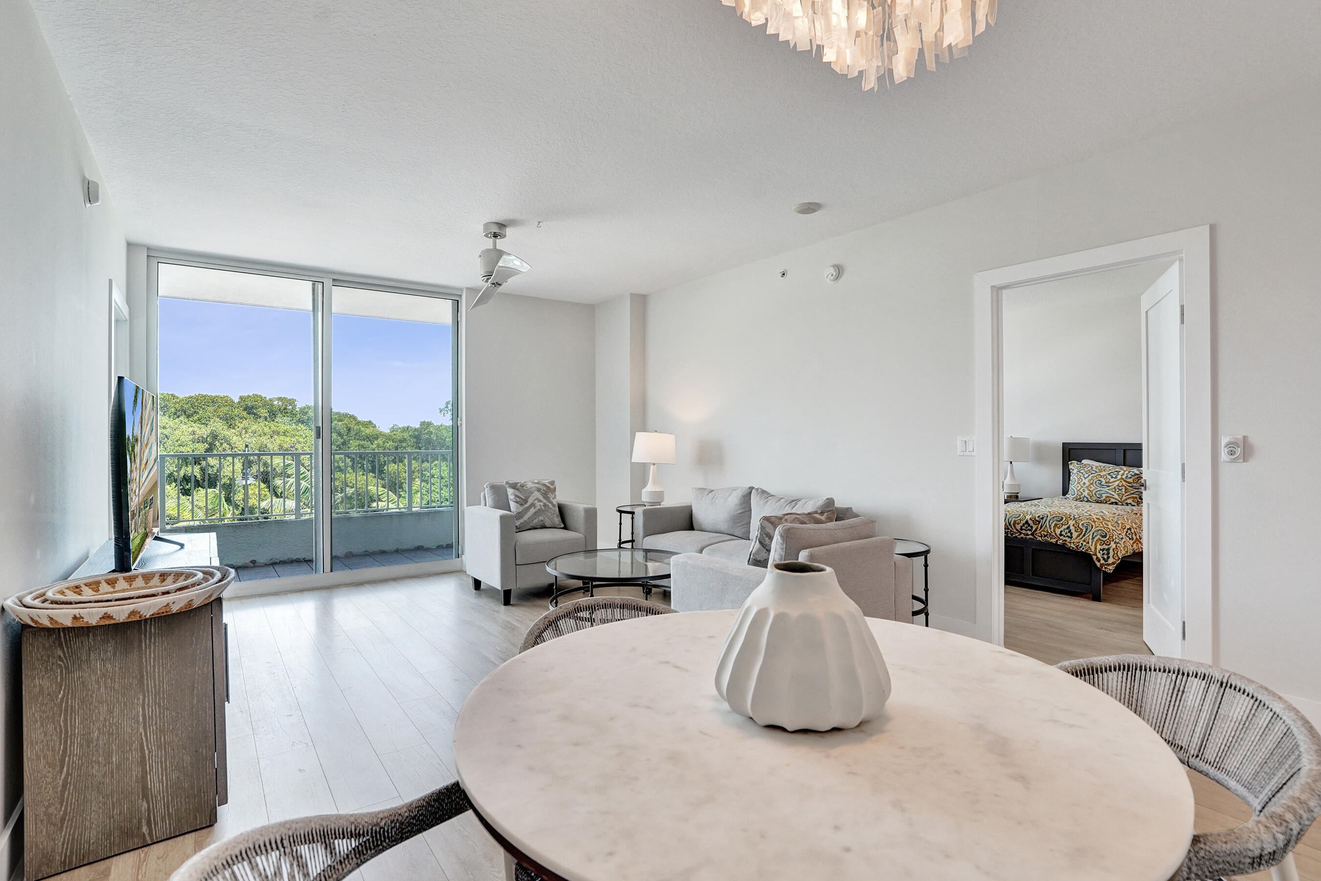 700 E Boynton Beach Boulevard 406