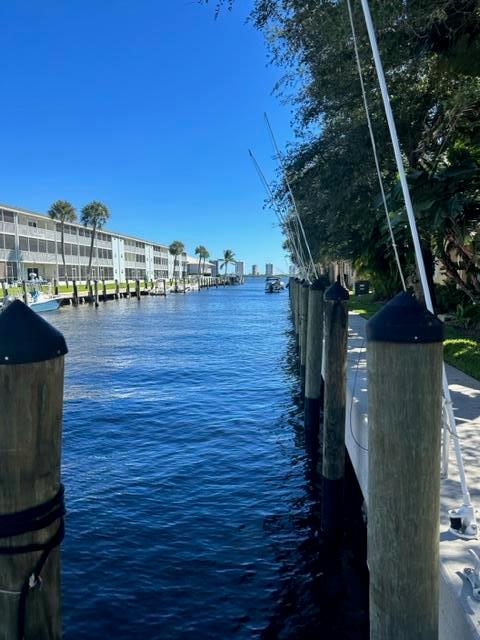 BAY REACH CONDOMINIUM - Residential Lease