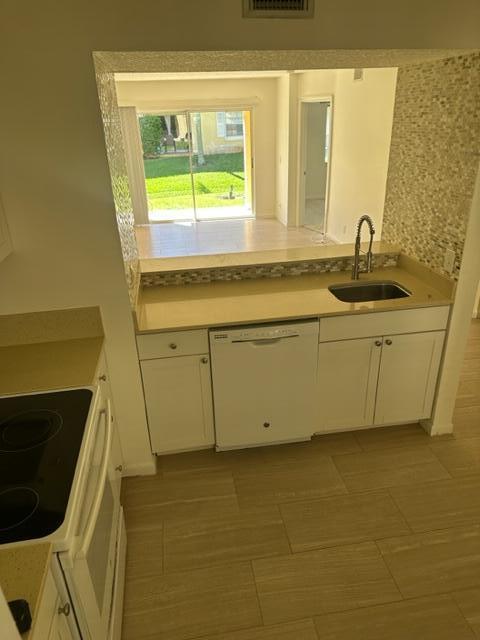 BAY REACH CONDOMINIUM - Residential Lease