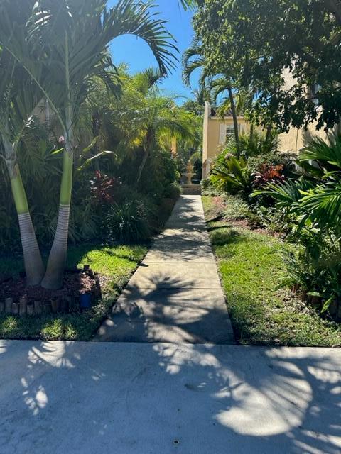 BAY REACH CONDOMINIUM - Residential Lease