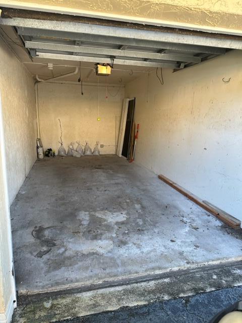 BAY REACH CONDOMINIUM - Residential Lease