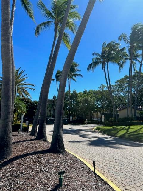 BAY REACH CONDOMINIUM - Residential Lease