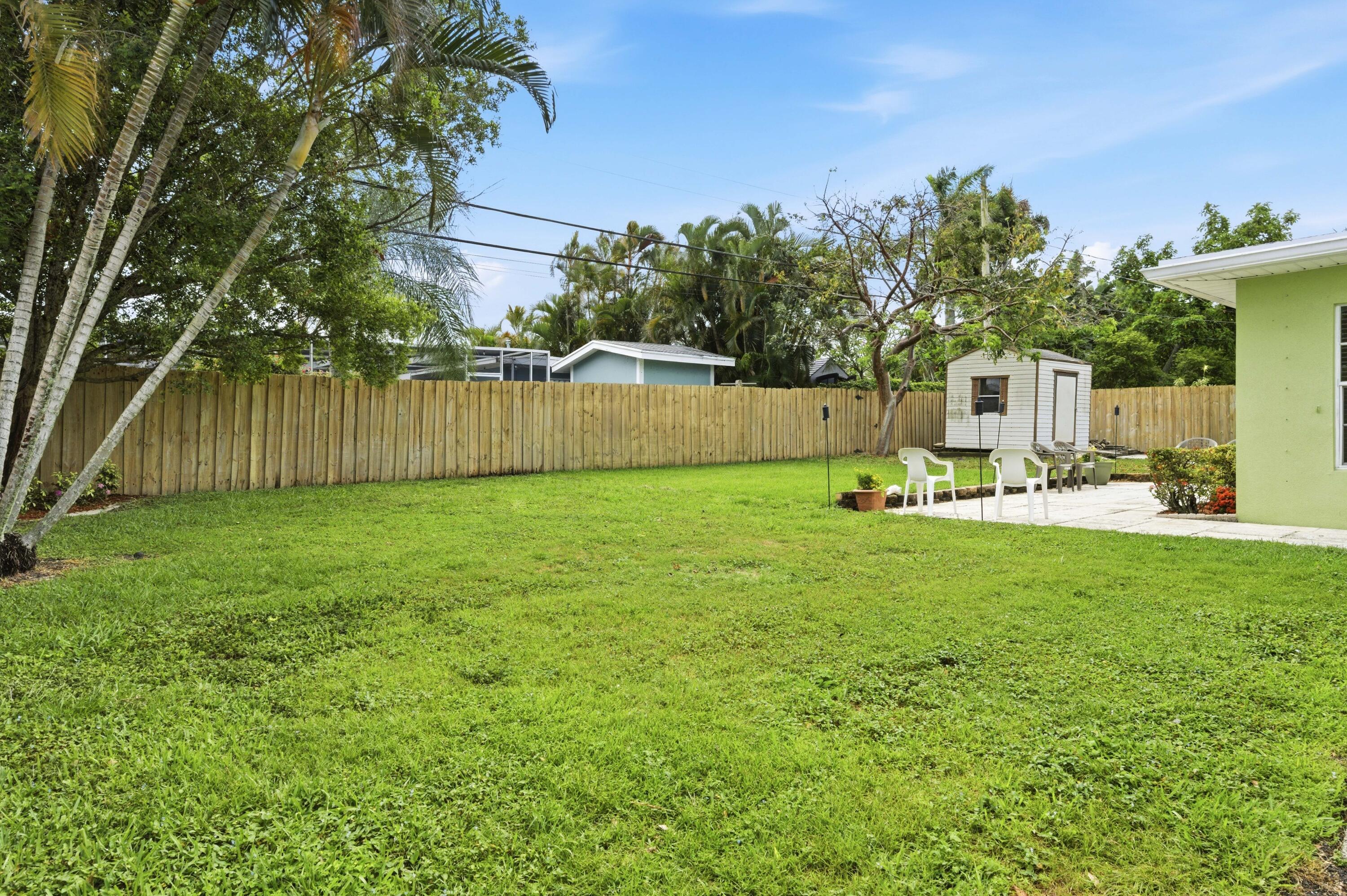 LAKE OSBORNE ESTATES 5 - Residential