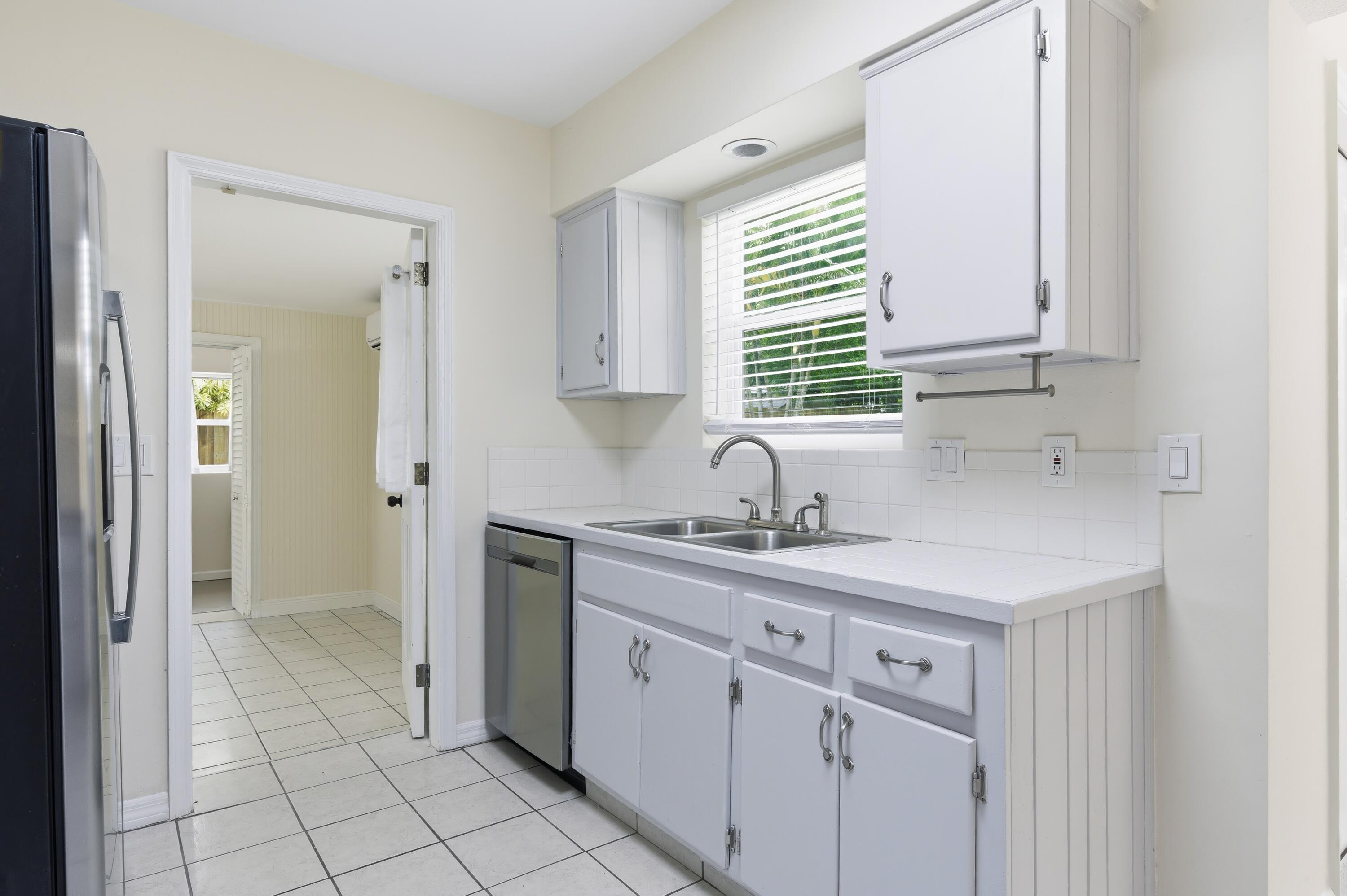 LAKE OSBORNE ESTATES 5 - Residential