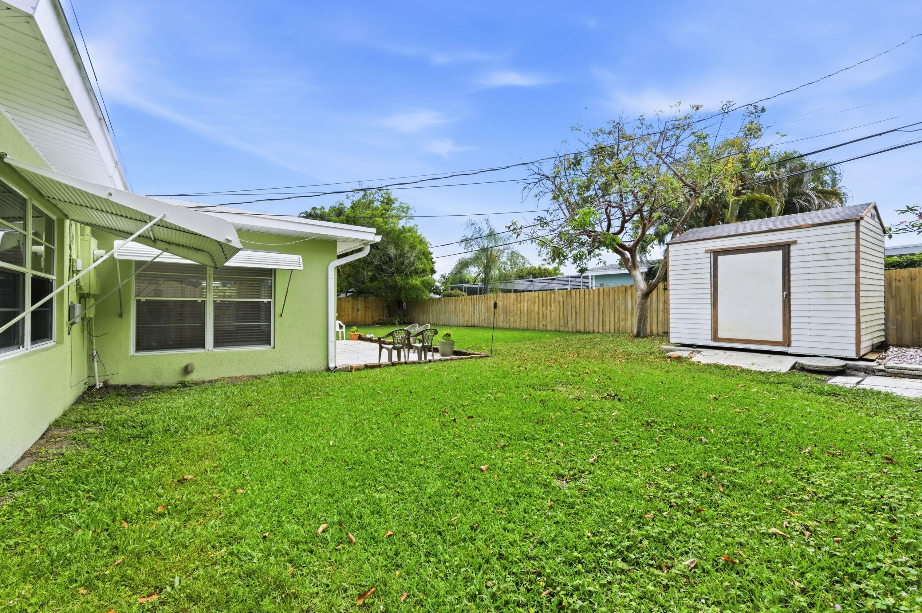 LAKE OSBORNE ESTATES 5 - Residential