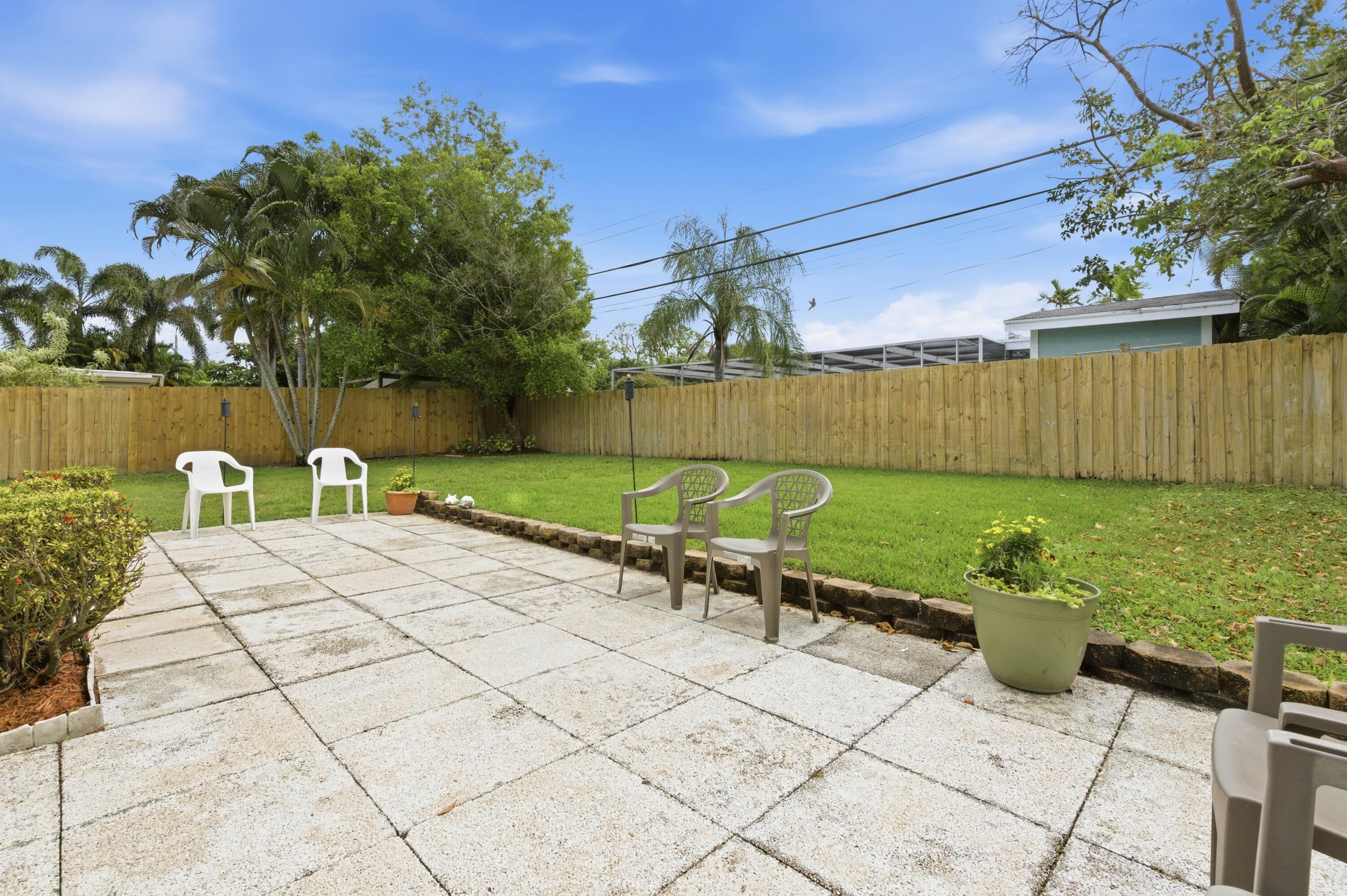 LAKE OSBORNE ESTATES 5 - Residential