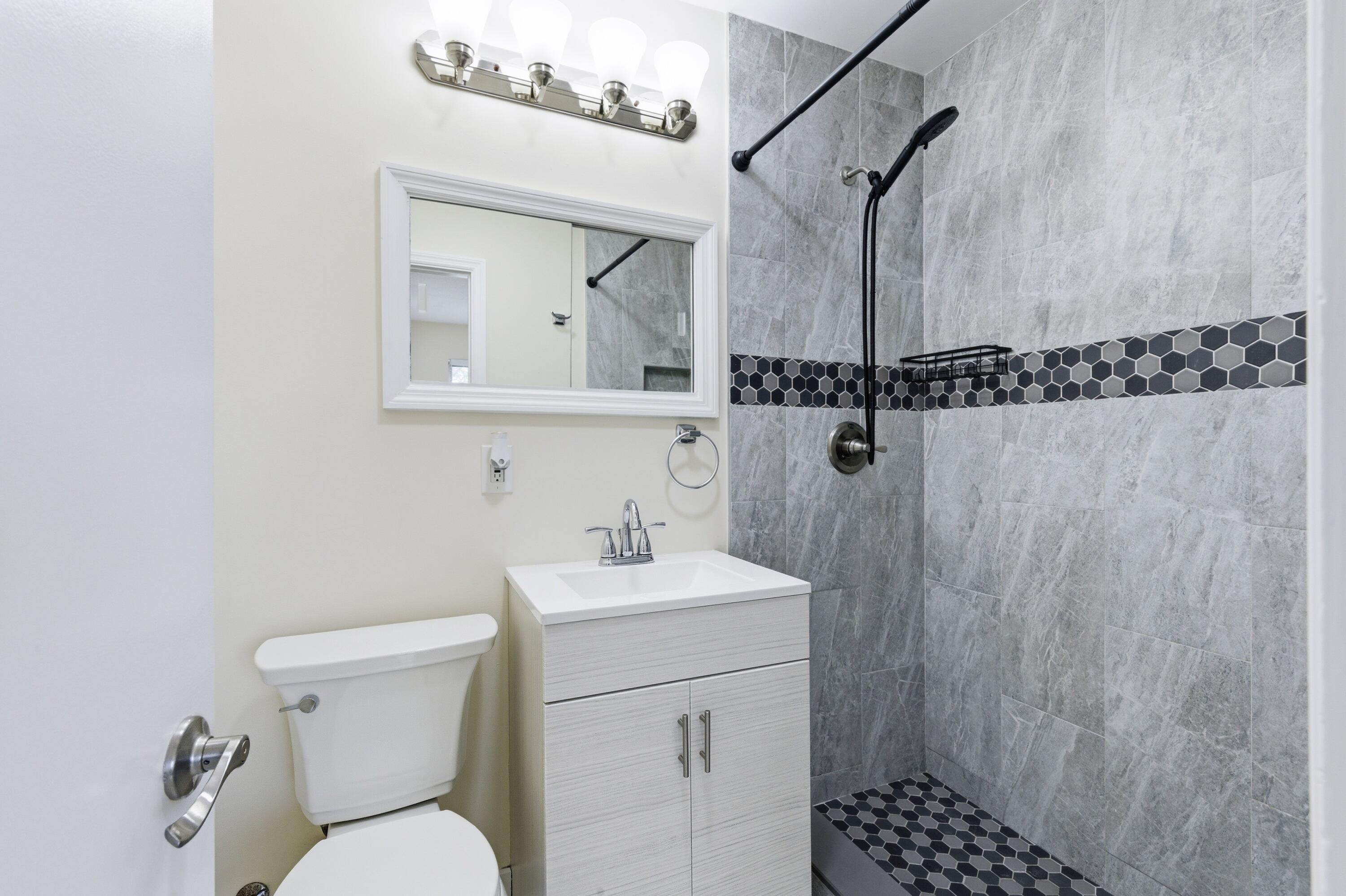 LAKE OSBORNE ESTATES 5 - Residential