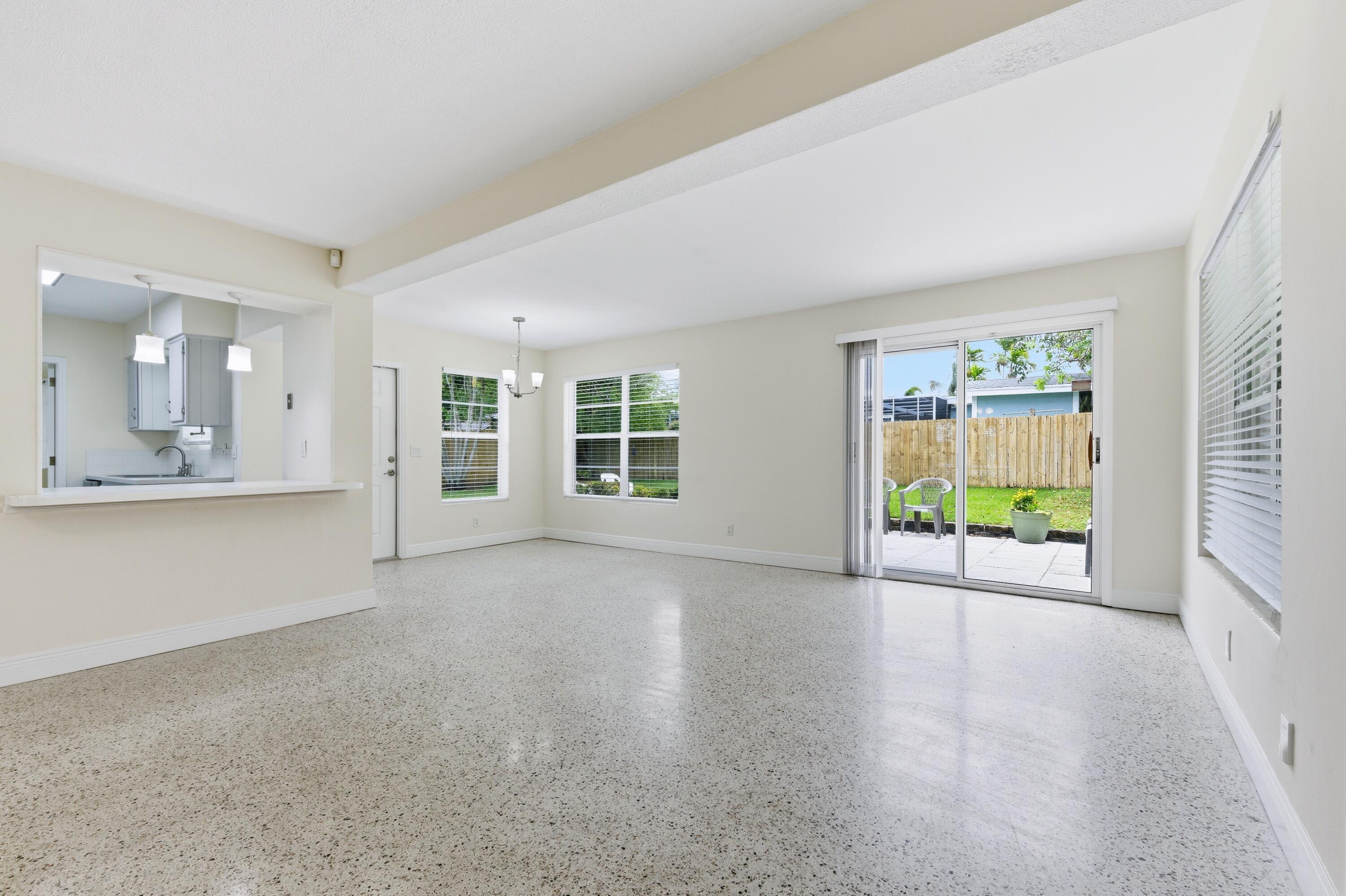 LAKE OSBORNE ESTATES 5 - Residential