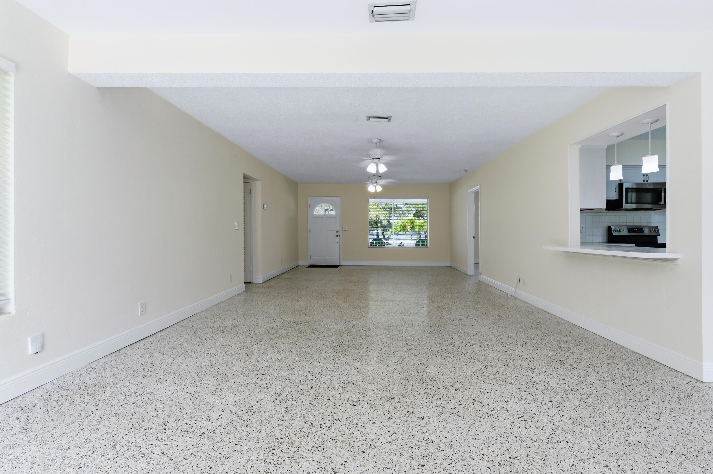 LAKE OSBORNE ESTATES 5 - Residential