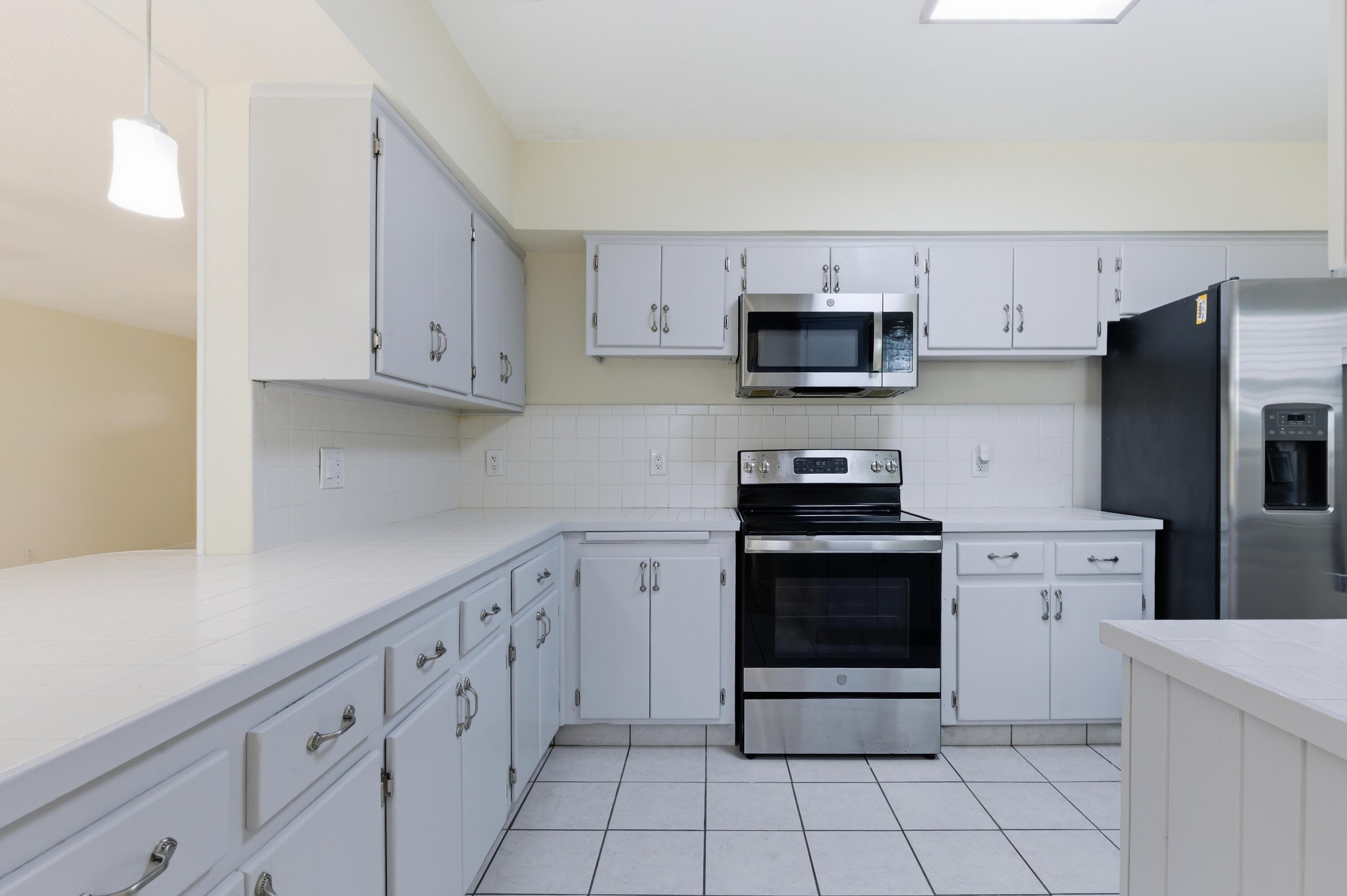 LAKE OSBORNE ESTATES 5 - Residential