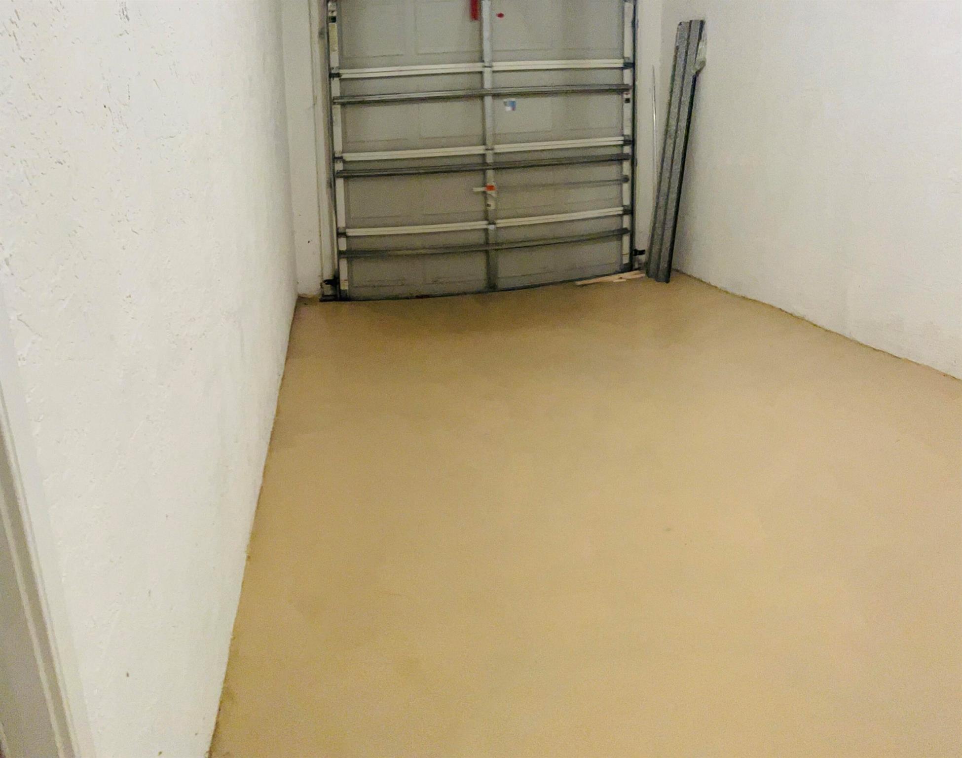 ARISSA PLACE CONDOMINIUM - Residential Lease