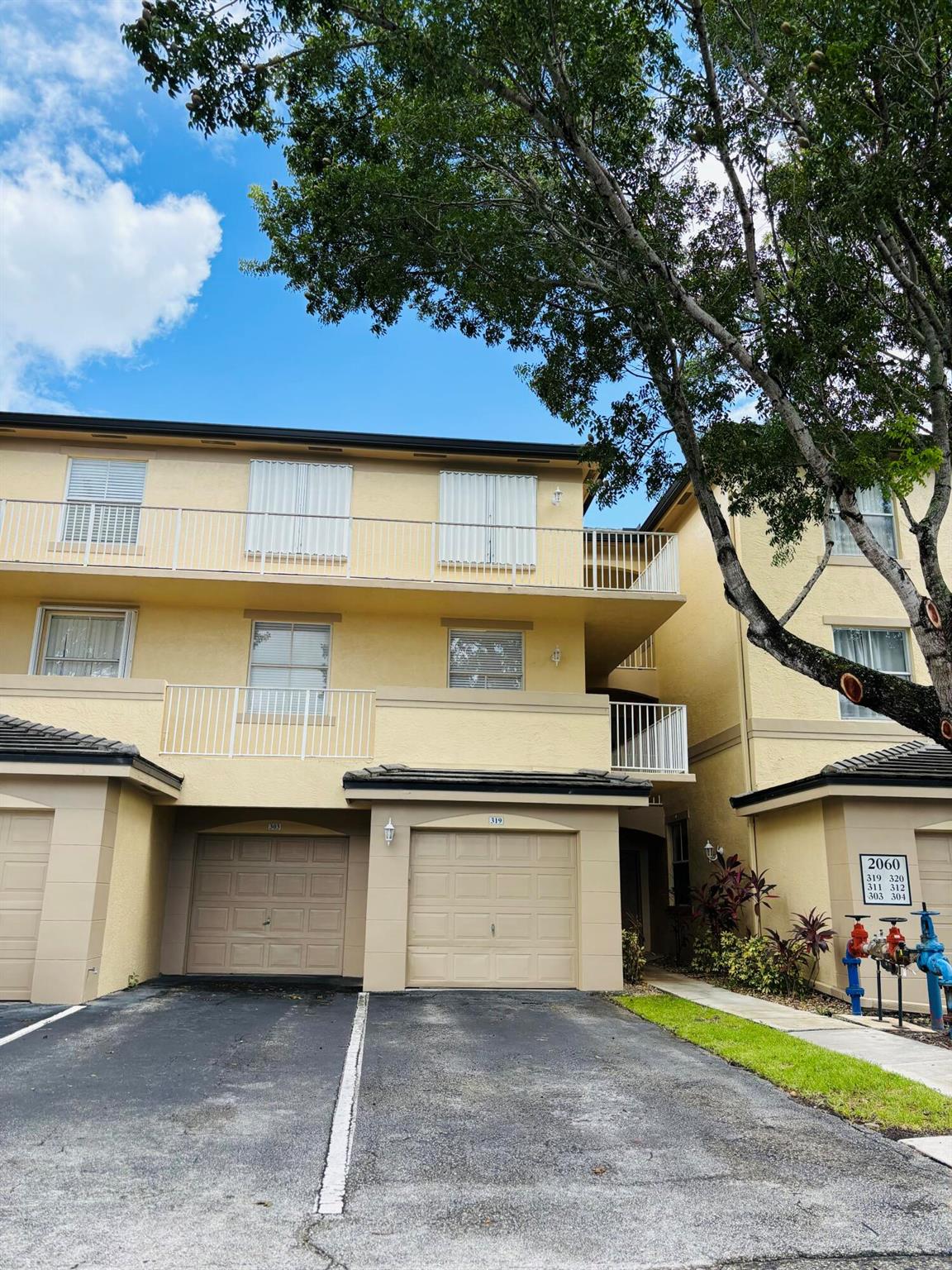 ARISSA PLACE CONDOMINIUM - Residential Lease