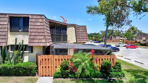 44 Springdale Circle Palm Springs FL 33461
