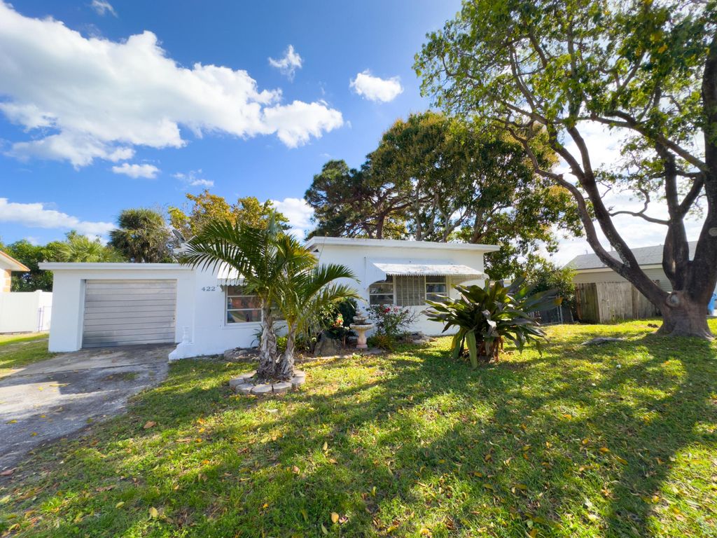 Photo of 422 N Broadway, Lantana, FL 33462 (MLS # B26009176)