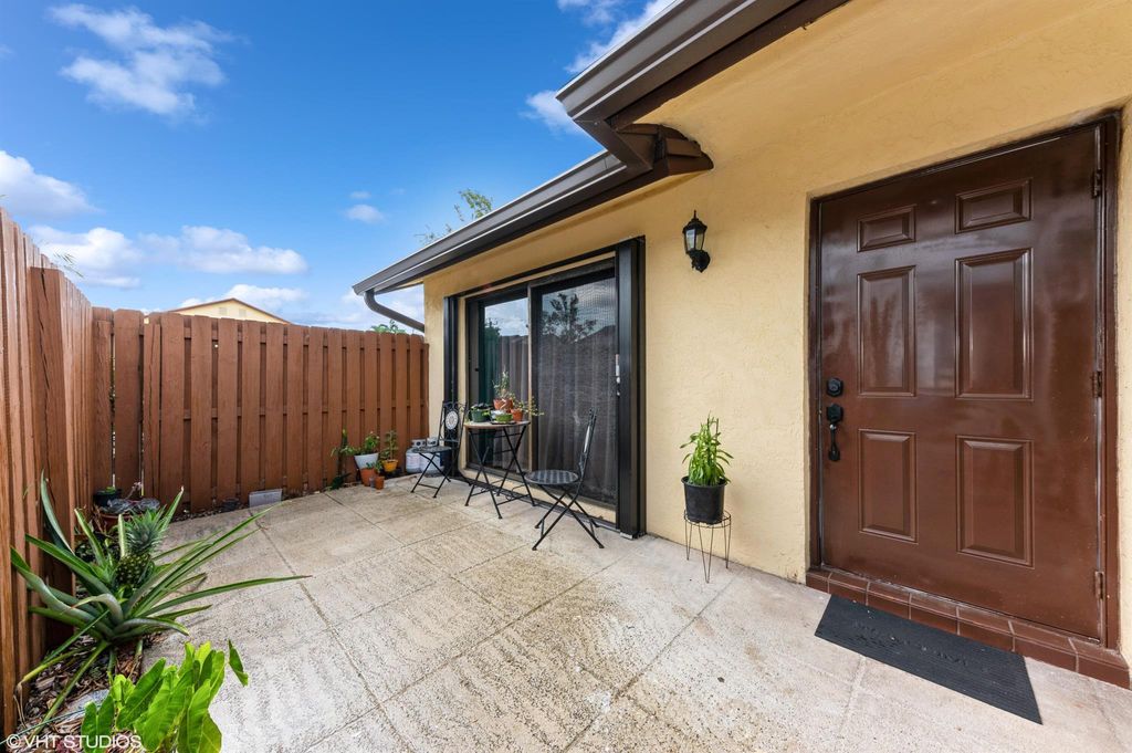 Photo of 352 Springdale Circle, Palm Springs, FL 33461 (MLS # R11099174)