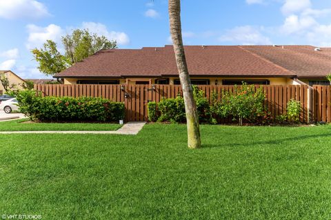 352 Springdale Circle Palm Springs FL 33461