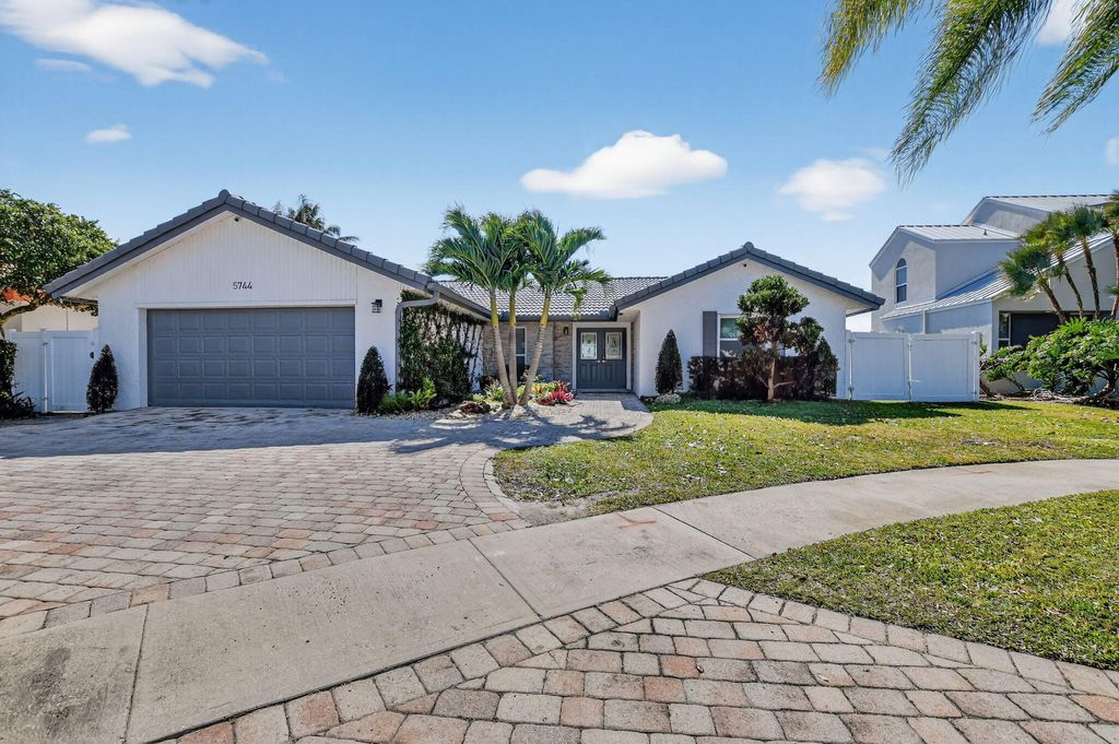Photo of 5744 Vista Linda Lane, Boca Raton, FL 33433 (MLS # R11164073)