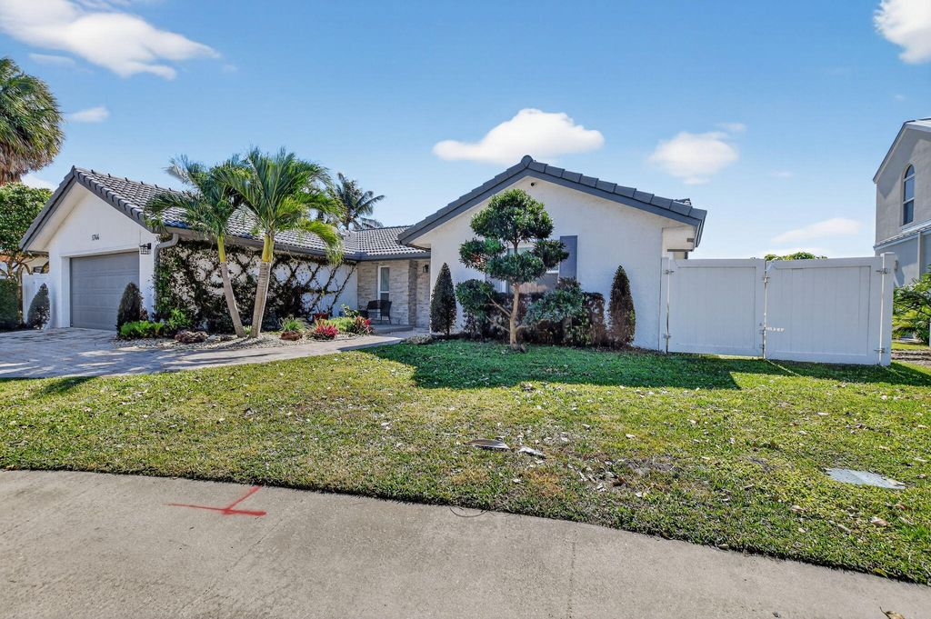 Photo of 5744 Vista Linda Lane, Boca Raton, FL 33433 (MLS # R11164073)