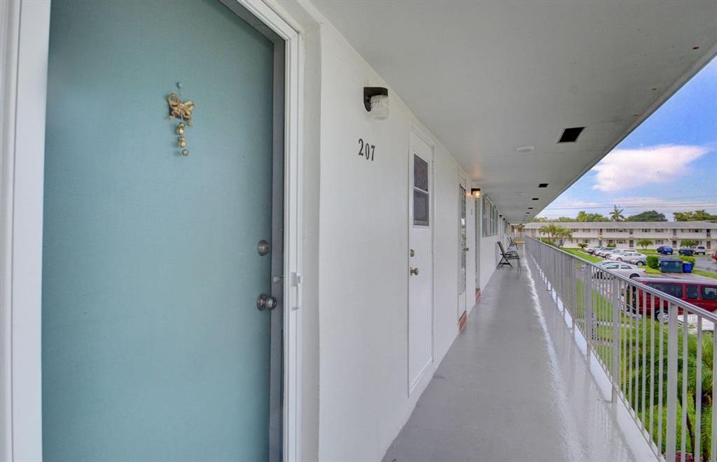 Photo of 1117 Lake Terrace #207, Boynton Beach, FL 33436 (MLS # R10743905)