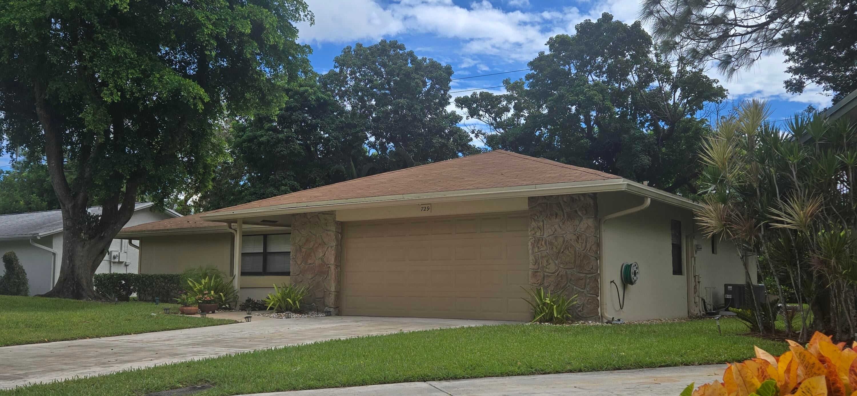 729 NW 23RD Lane